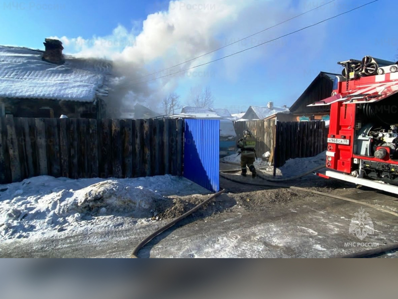 Женщина и двое детей погибли при пожаре в частном доме под Ростовом-на-Дону