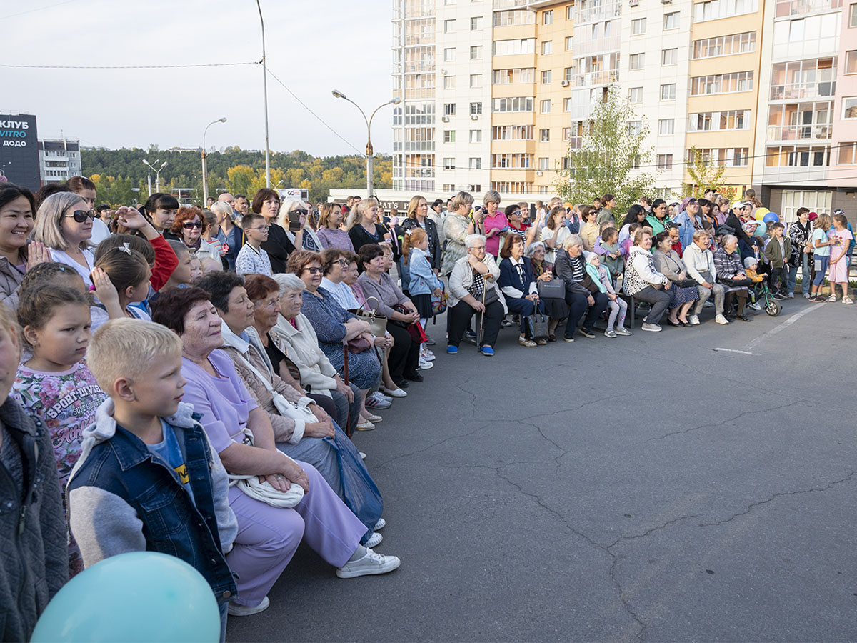 ИркСиб - Праздник в честь 33-летия микрорайона Университетский Иркутска