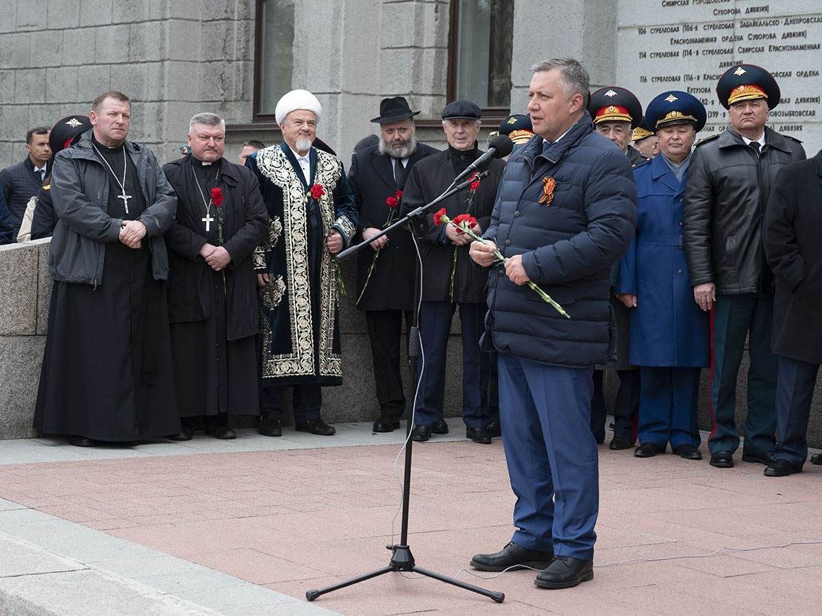 ИркСиб - Традиционные шествие и акция «Бессмертный полк» в День Победы в  Иркутске