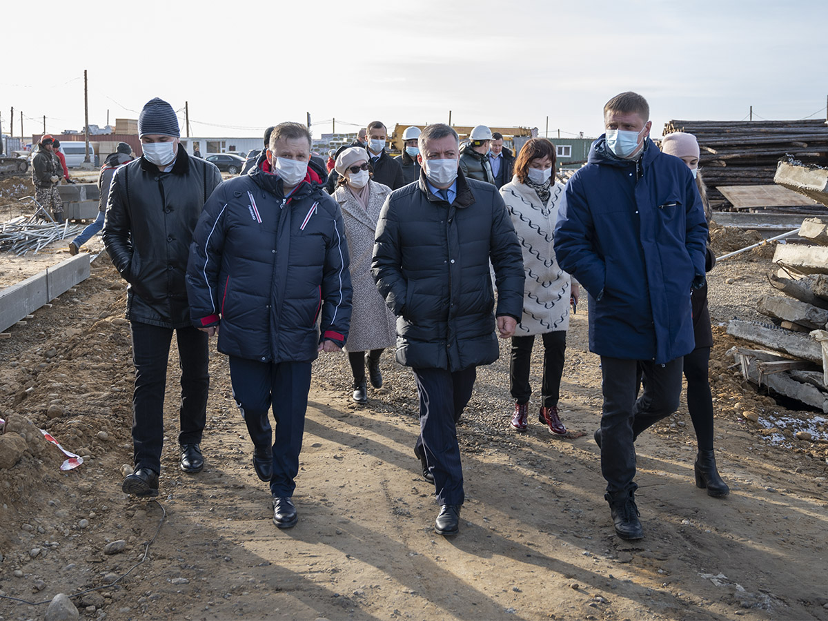 ИркСиб - Игорь Кобзев посетил школу в Пивоварихе и стройплощадку школы и  детсада в поселке Дзержинск